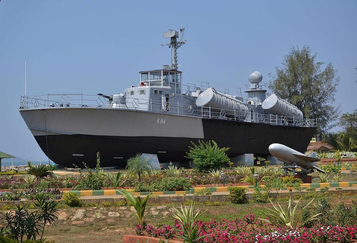 INS Chapal - https://www.deccanherald.com/content/657749/last-post-war-hero.html chapal