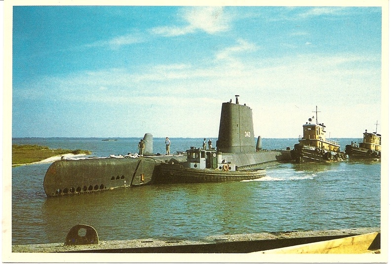 clamagore-arrival-at-patriotspoint-1981-navsource.jpg