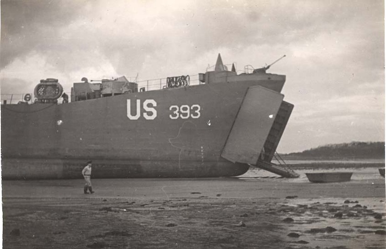 lst-393-bangor-ireland-1944.jpg