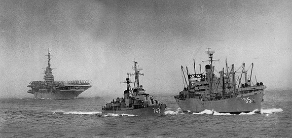 800px-USS Aludra 28AF-5529 underway with USS Southerland 28DD-74329 and USS Yorktown 28CV-1029 off Formosa2C in 1954